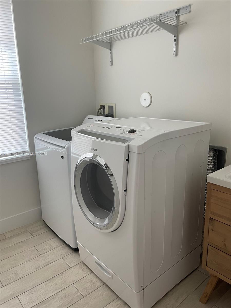 LAKE WORTH TOWN OF - Residential Lease