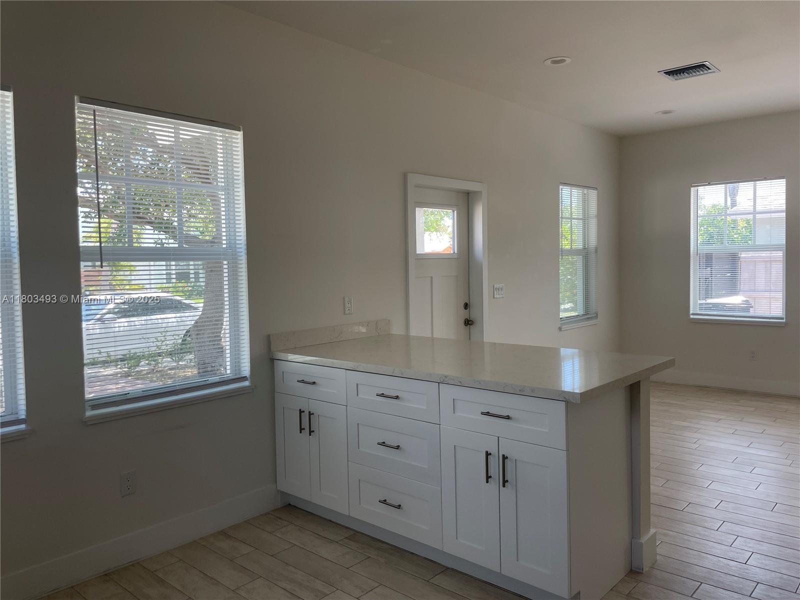 LAKE WORTH TOWN OF - Residential Lease