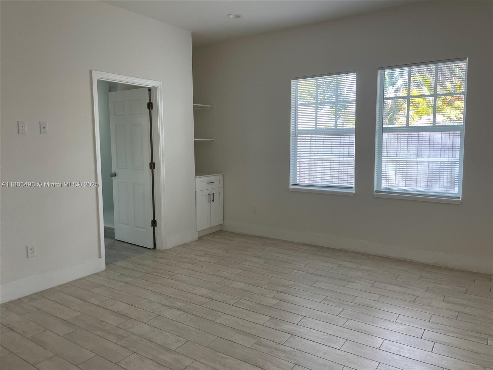 LAKE WORTH TOWN OF - Residential Lease
