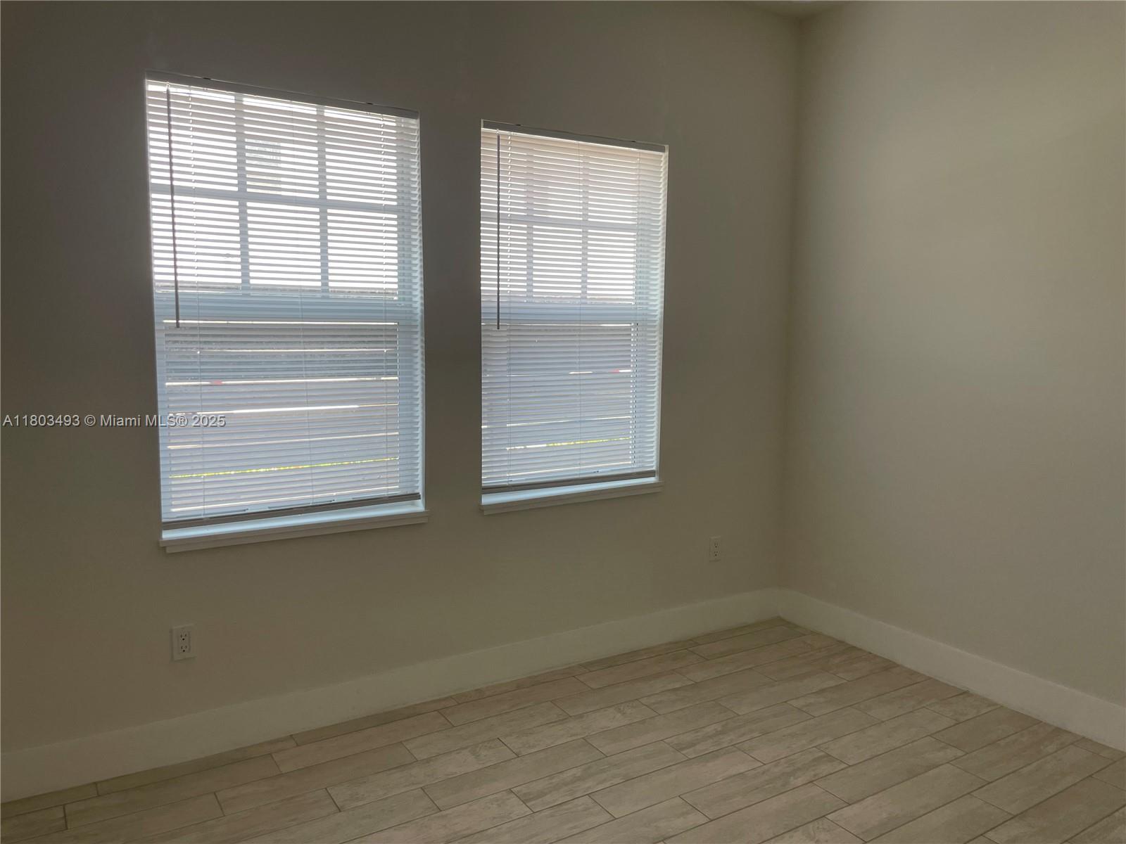 LAKE WORTH TOWN OF - Residential Lease