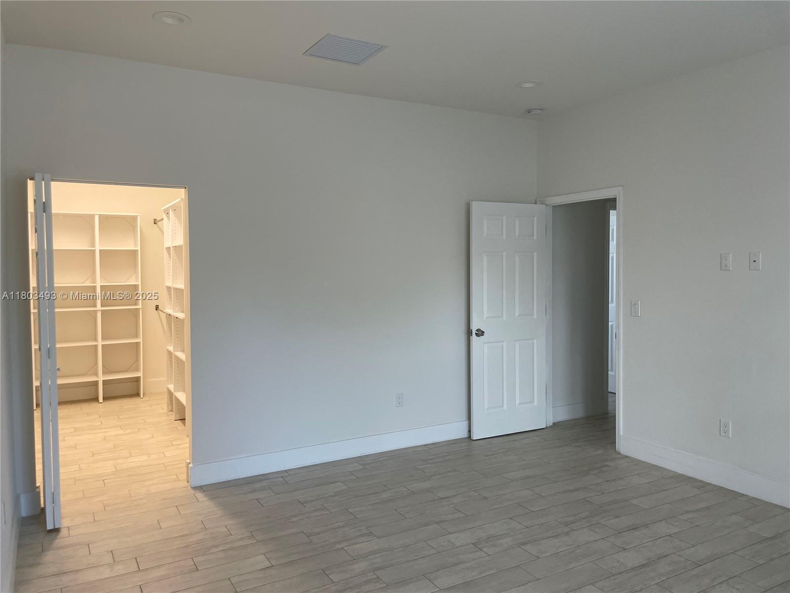 LAKE WORTH TOWN OF - Residential Lease
