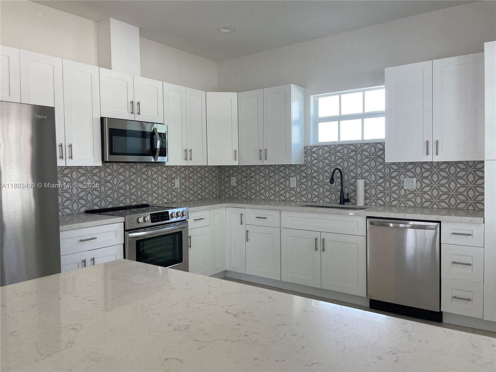 LAKE WORTH TOWN OF - Residential Lease