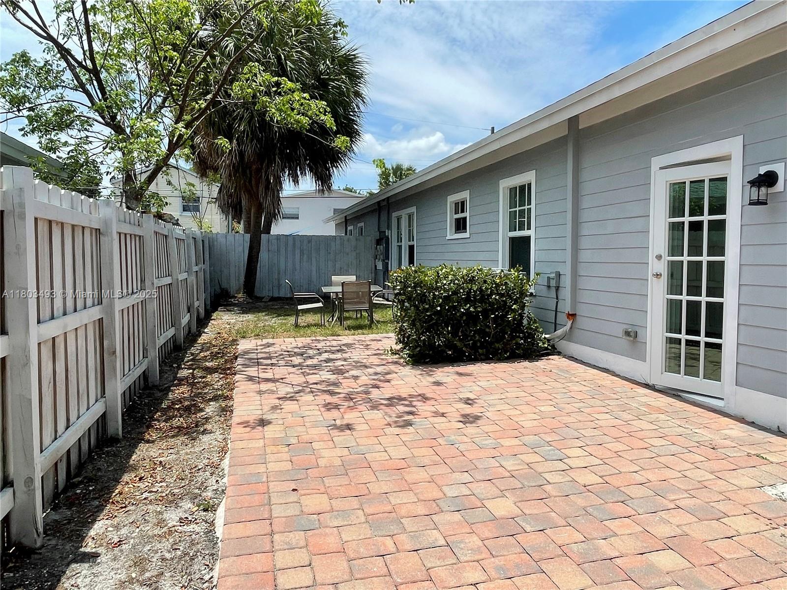LAKE WORTH TOWN OF - Residential Lease