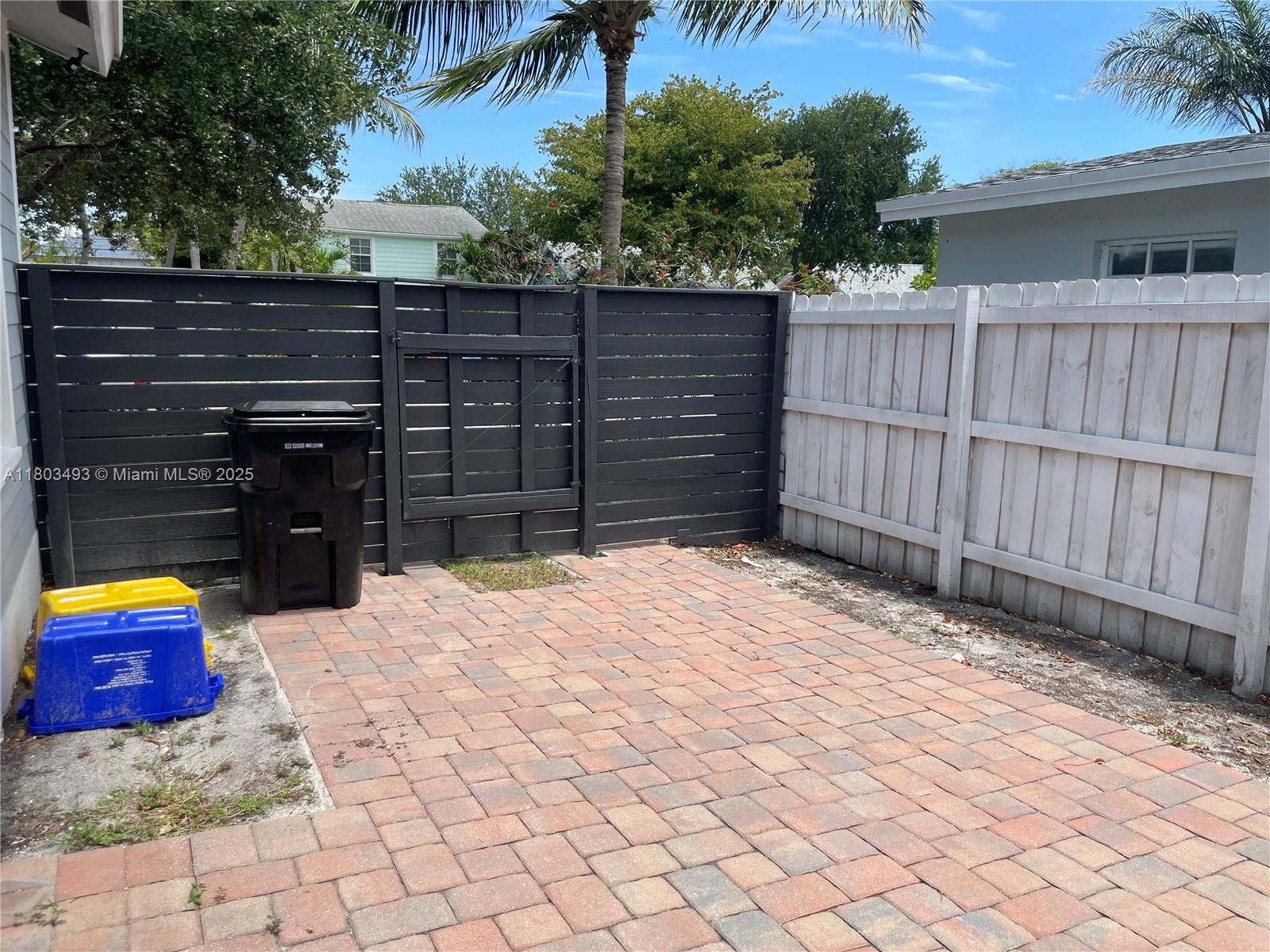 LAKE WORTH TOWN OF - Residential Lease