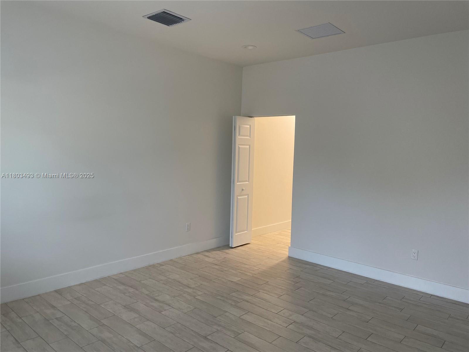 LAKE WORTH TOWN OF - Residential Lease