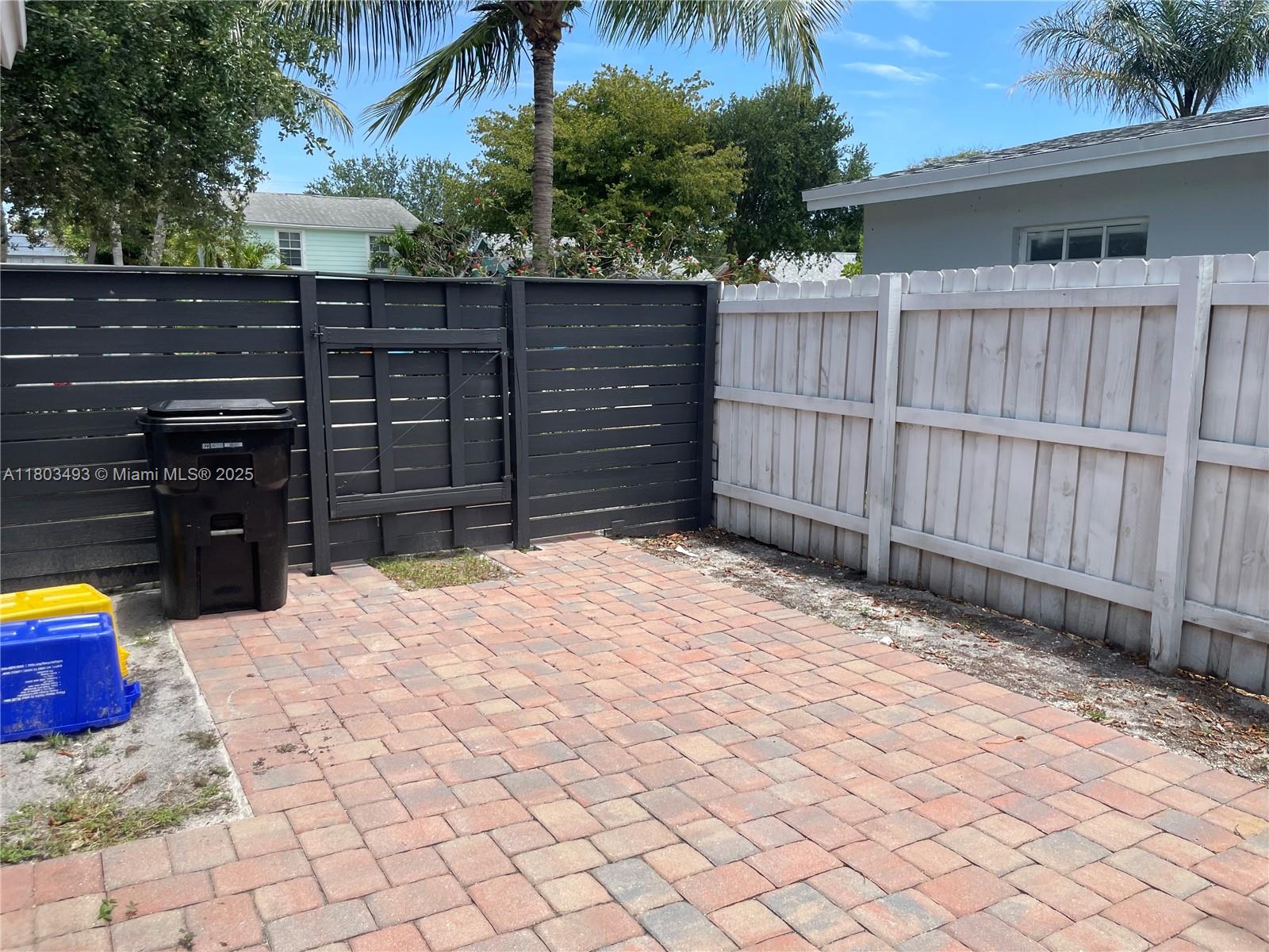 LAKE WORTH TOWN OF - Residential Lease