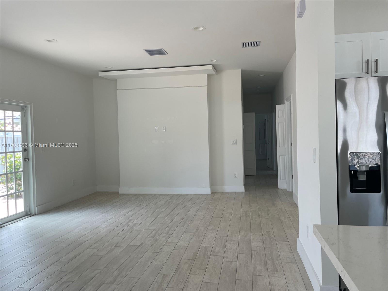 LAKE WORTH TOWN OF - Residential Lease