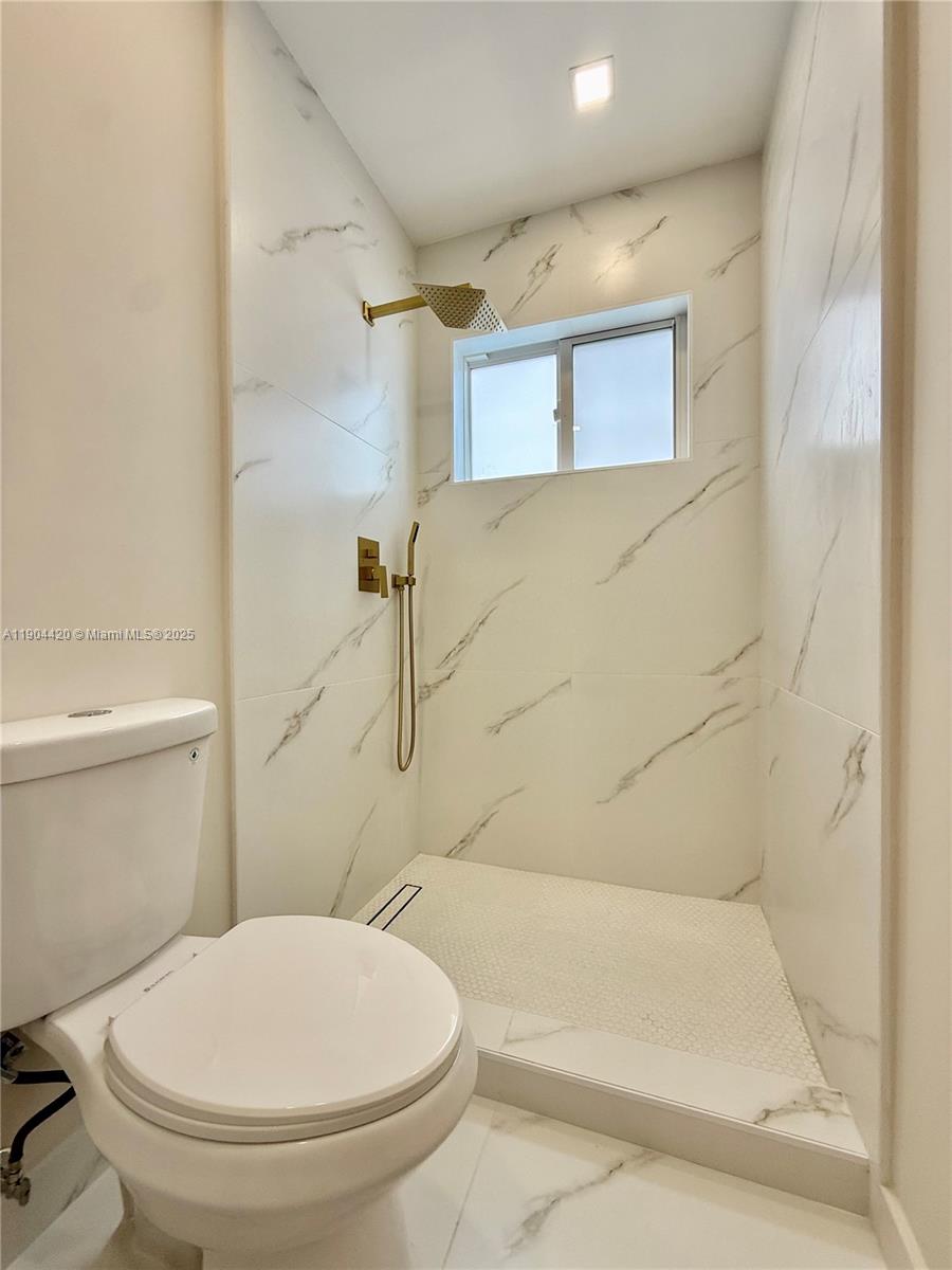 CAROL CITY REV PLAT - Residential