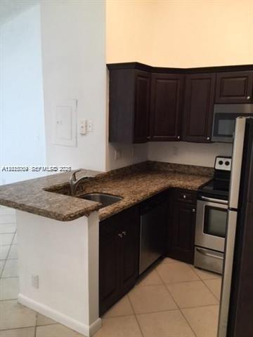 COCO PARC CONDO - Residential