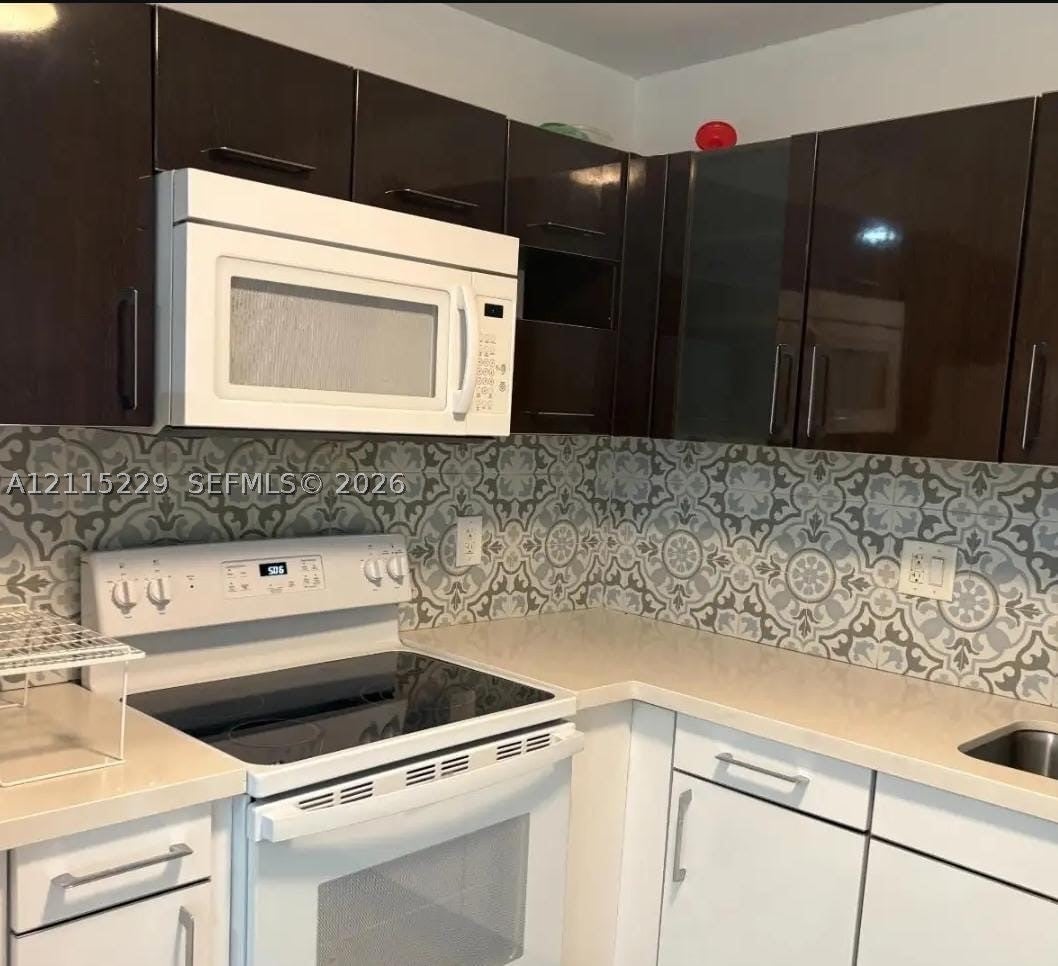 2020 NE 135th St 211, North Miami FL 33181