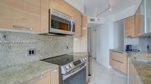 3610 Yacht Club Dr 1204
