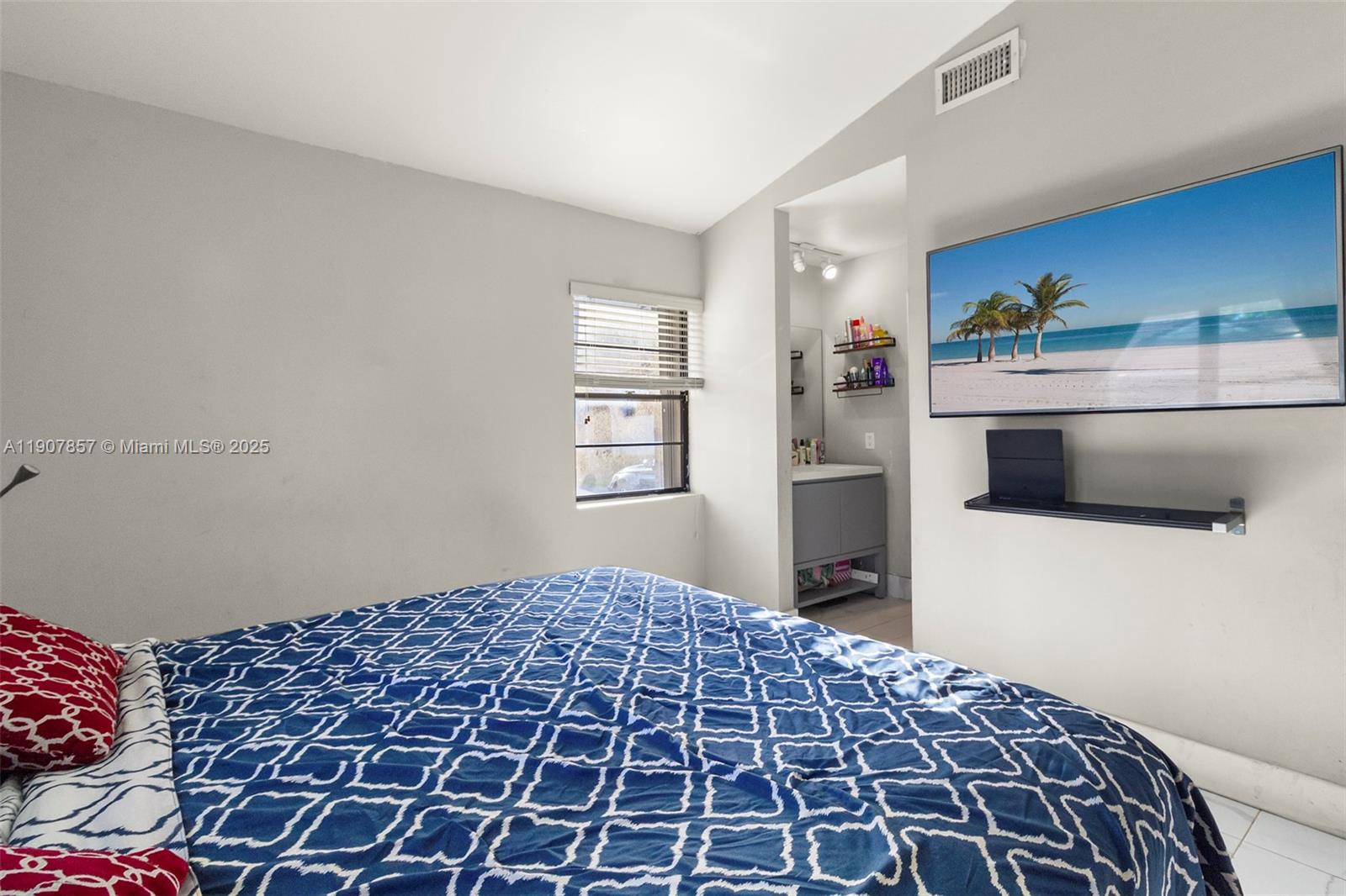 VILLA HOMES AT THE MOORS - Residential