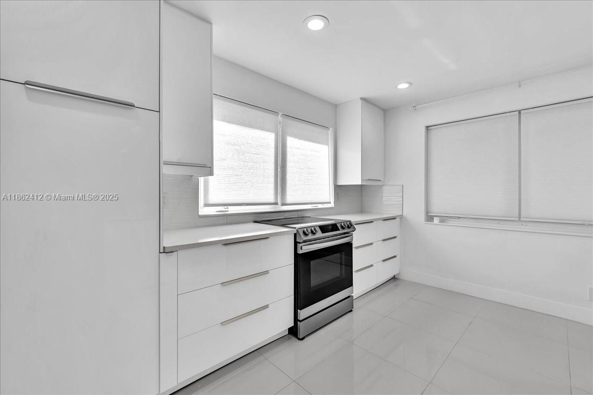 HOLLYWOOD CENTRAL BEACH - Residential Lease