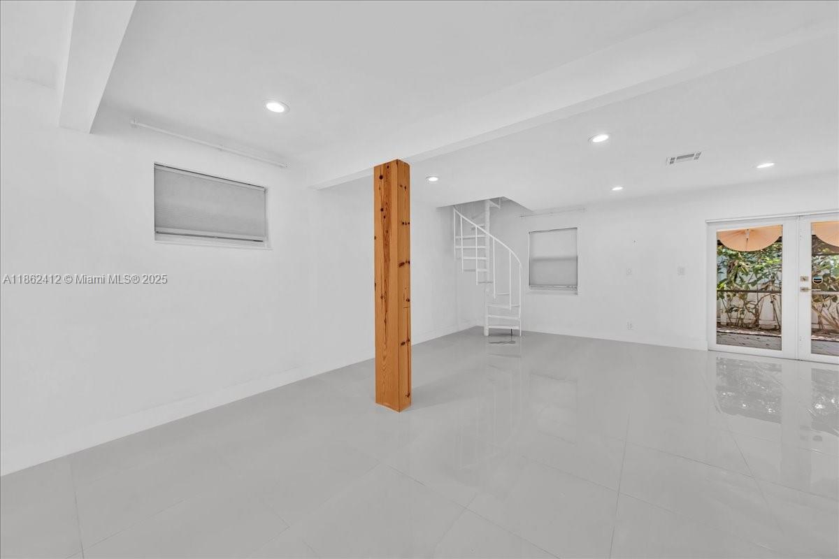 HOLLYWOOD CENTRAL BEACH - Residential Lease