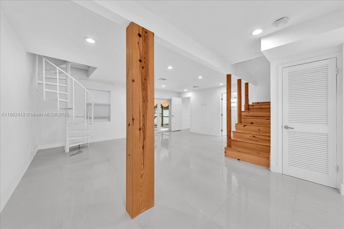 HOLLYWOOD CENTRAL BEACH - Residential Lease