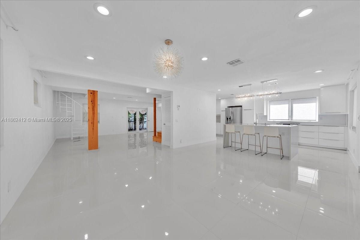 HOLLYWOOD CENTRAL BEACH - Residential Lease