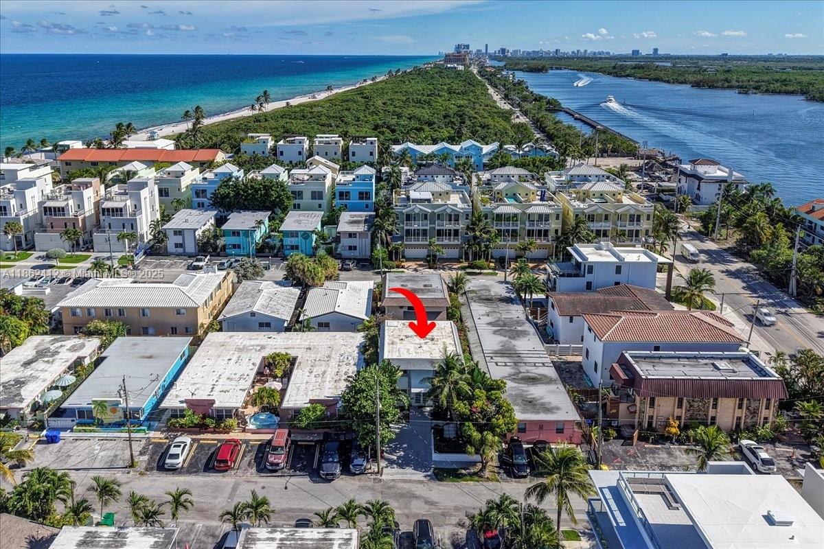 HOLLYWOOD CENTRAL BEACH - Residential Lease