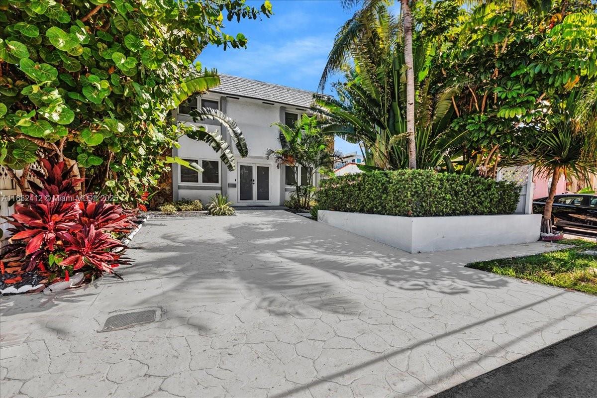 HOLLYWOOD CENTRAL BEACH - Residential Lease