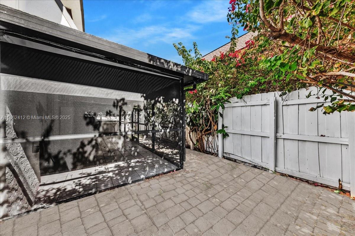 HOLLYWOOD CENTRAL BEACH - Residential Lease