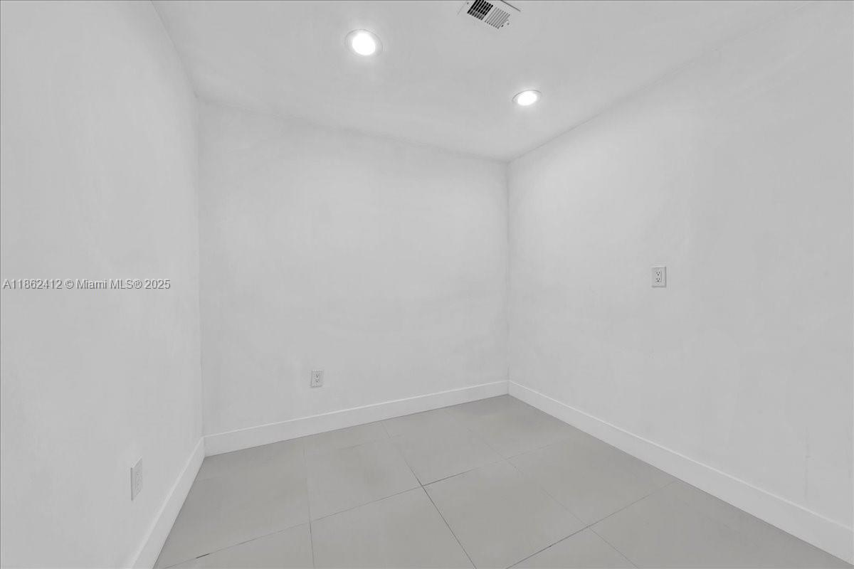 HOLLYWOOD CENTRAL BEACH - Residential Lease