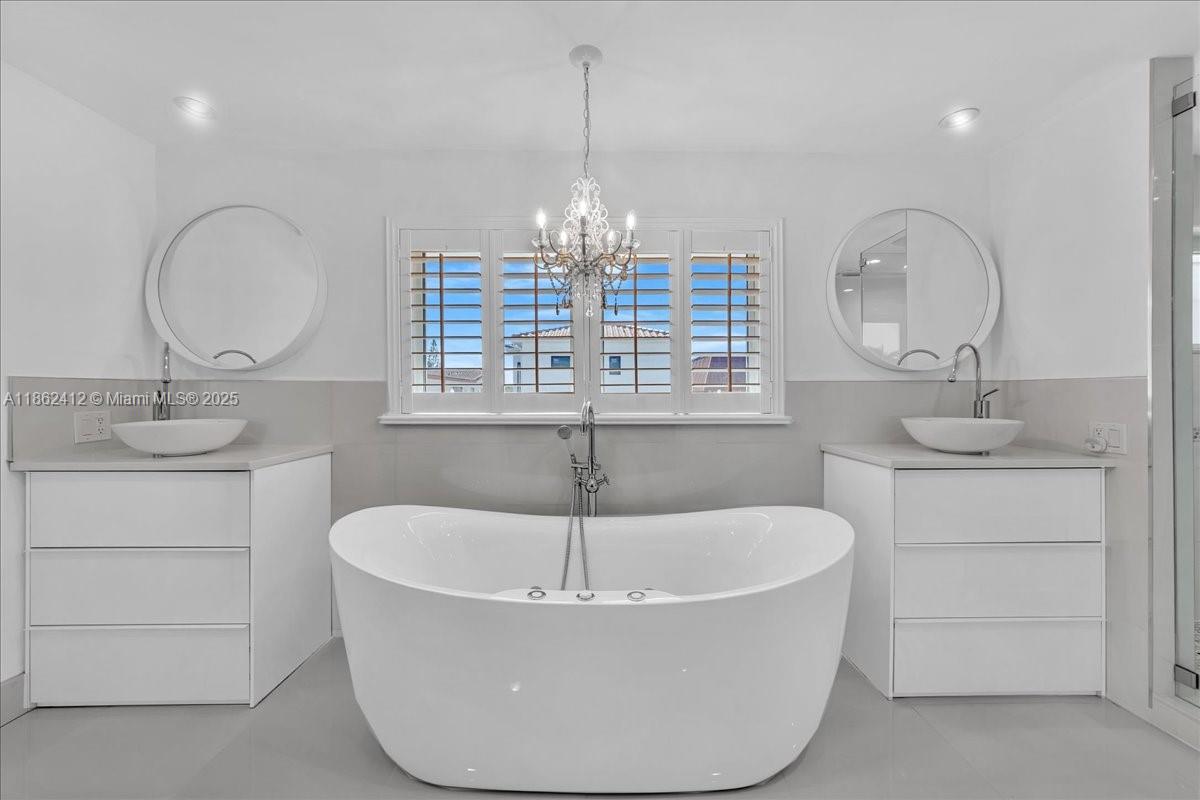 HOLLYWOOD CENTRAL BEACH - Residential Lease