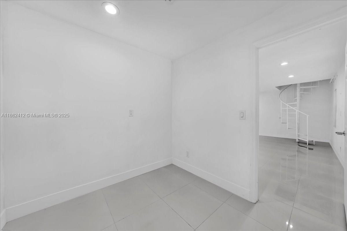 HOLLYWOOD CENTRAL BEACH - Residential Lease