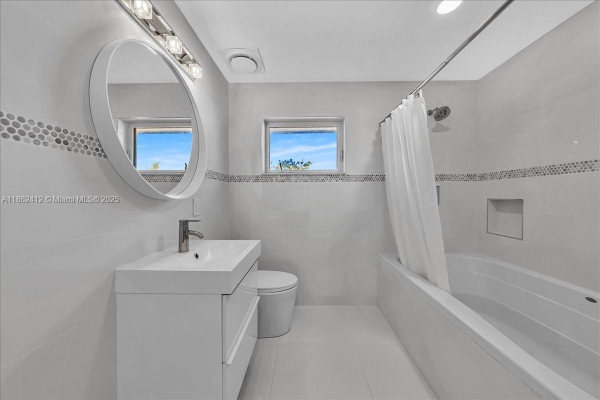 HOLLYWOOD CENTRAL BEACH - Residential Lease