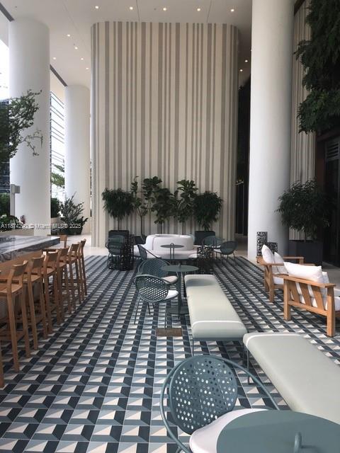 801 SMA RESIDENCES CONDO - Residential