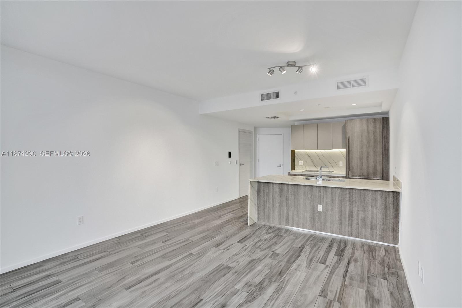 801 SMA RESIDENCES CONDO - Residential