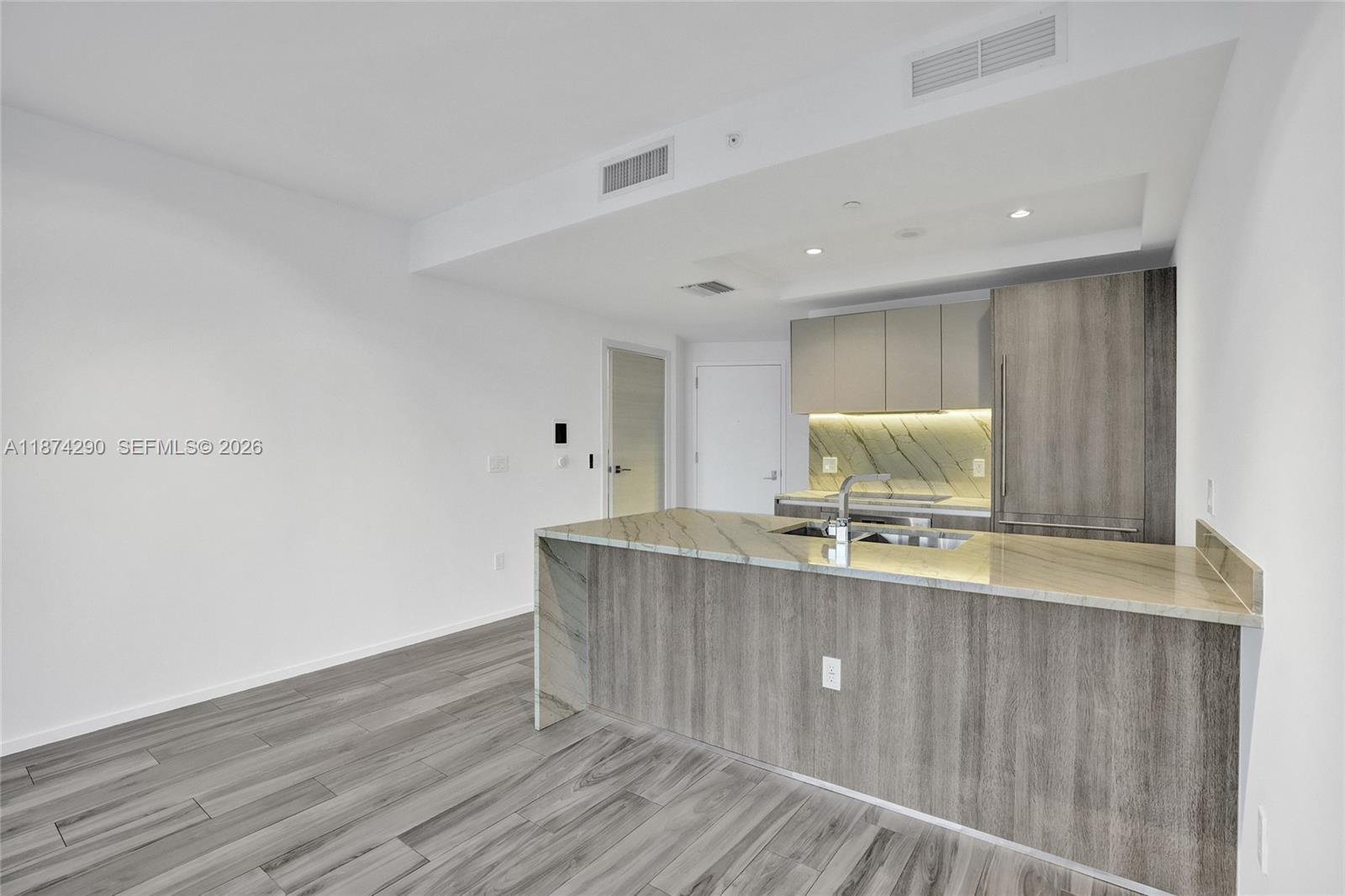 801 SMA RESIDENCES CONDO - Residential