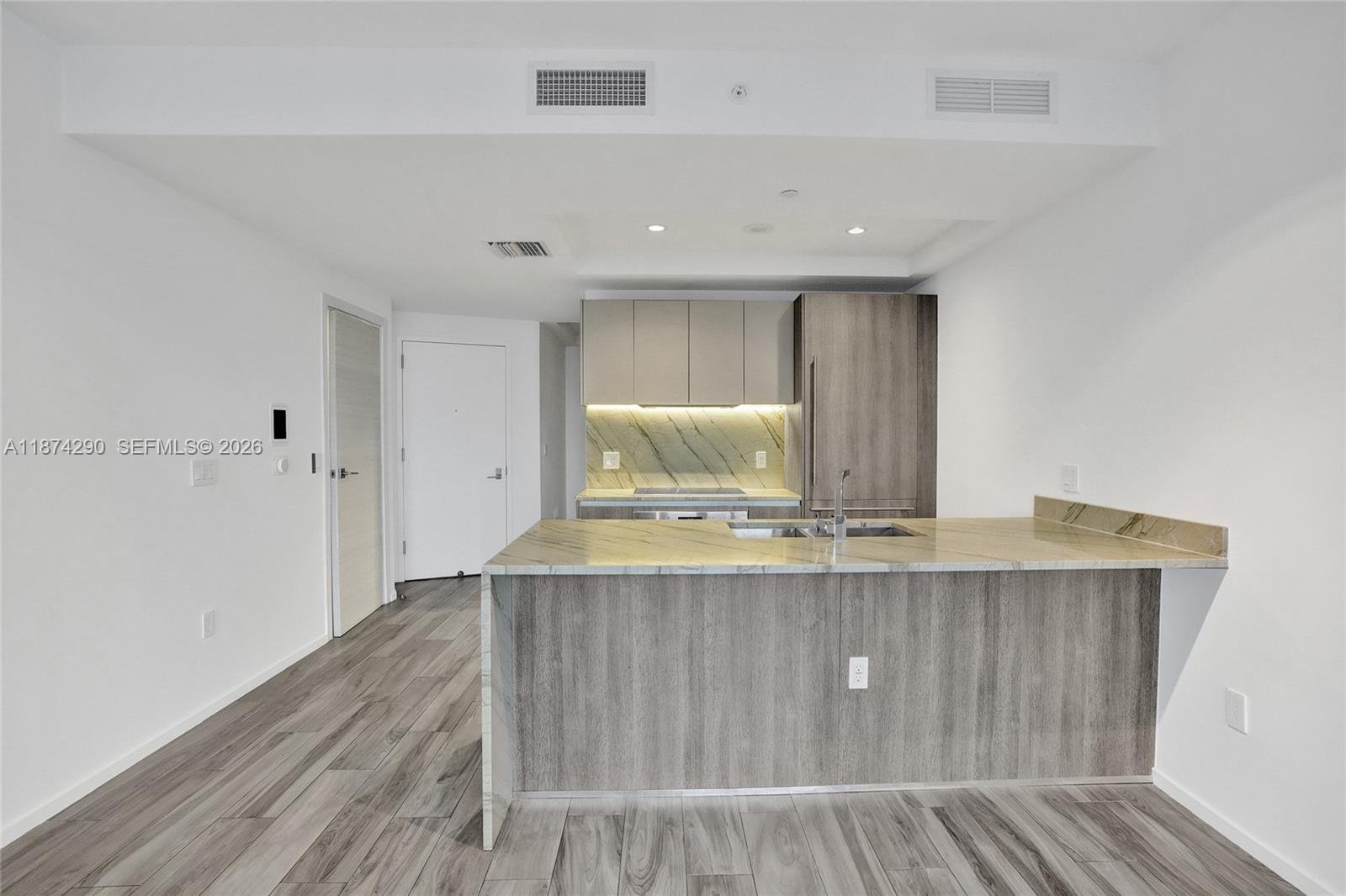 801 SMA RESIDENCES CONDO - Residential