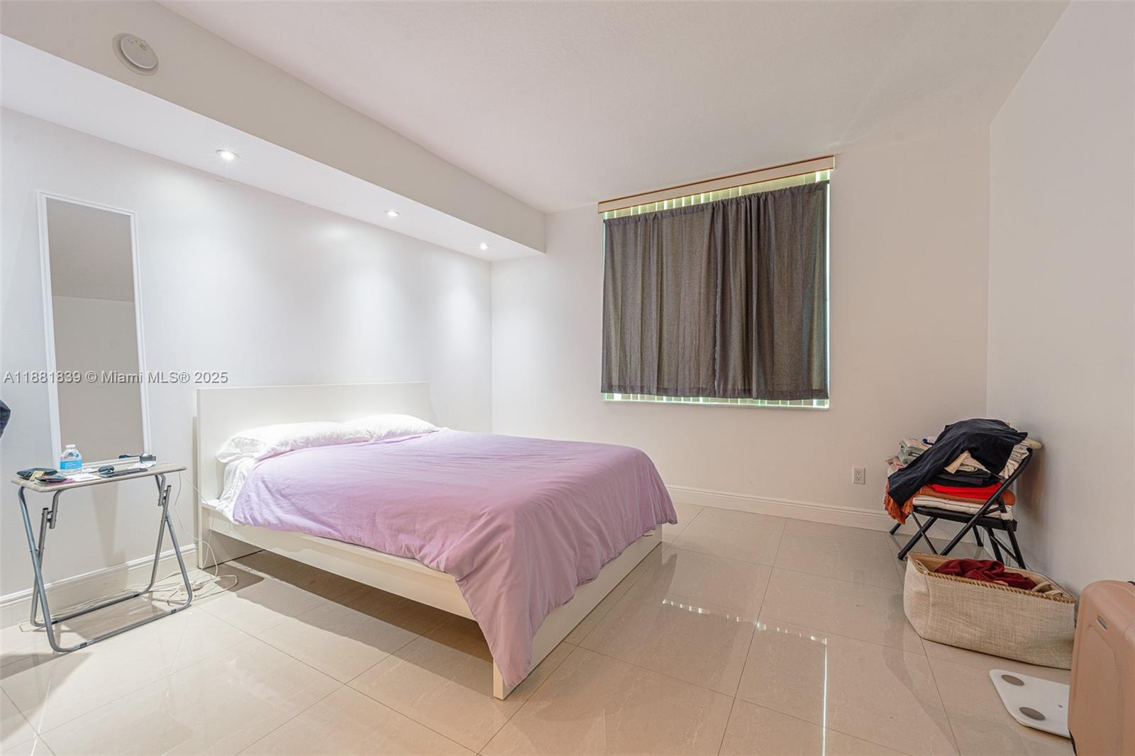 ONE MIAMI EAST CONDO - Residential Lease