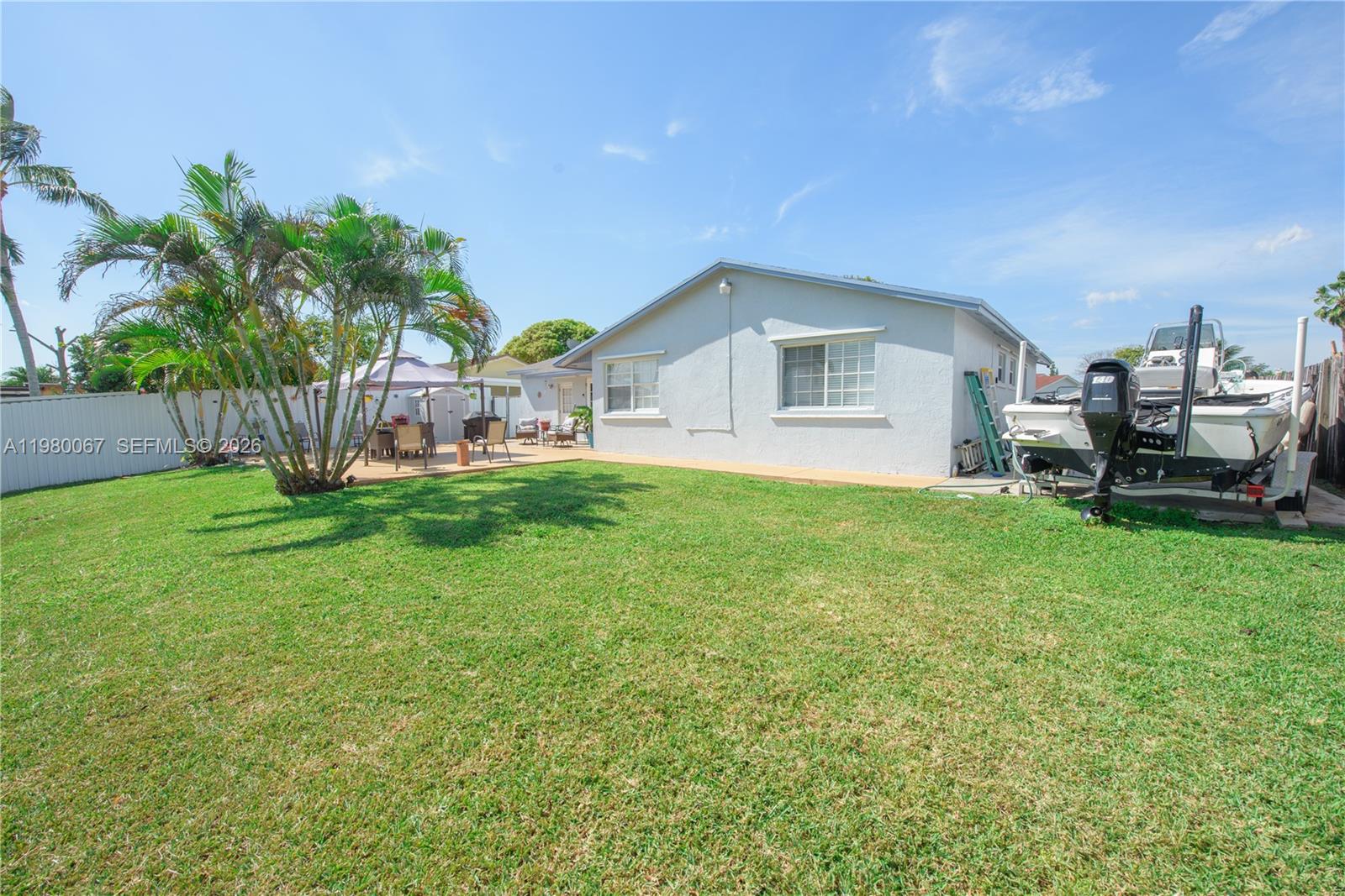 MEADOW WOOD MANOR #4 - Residential