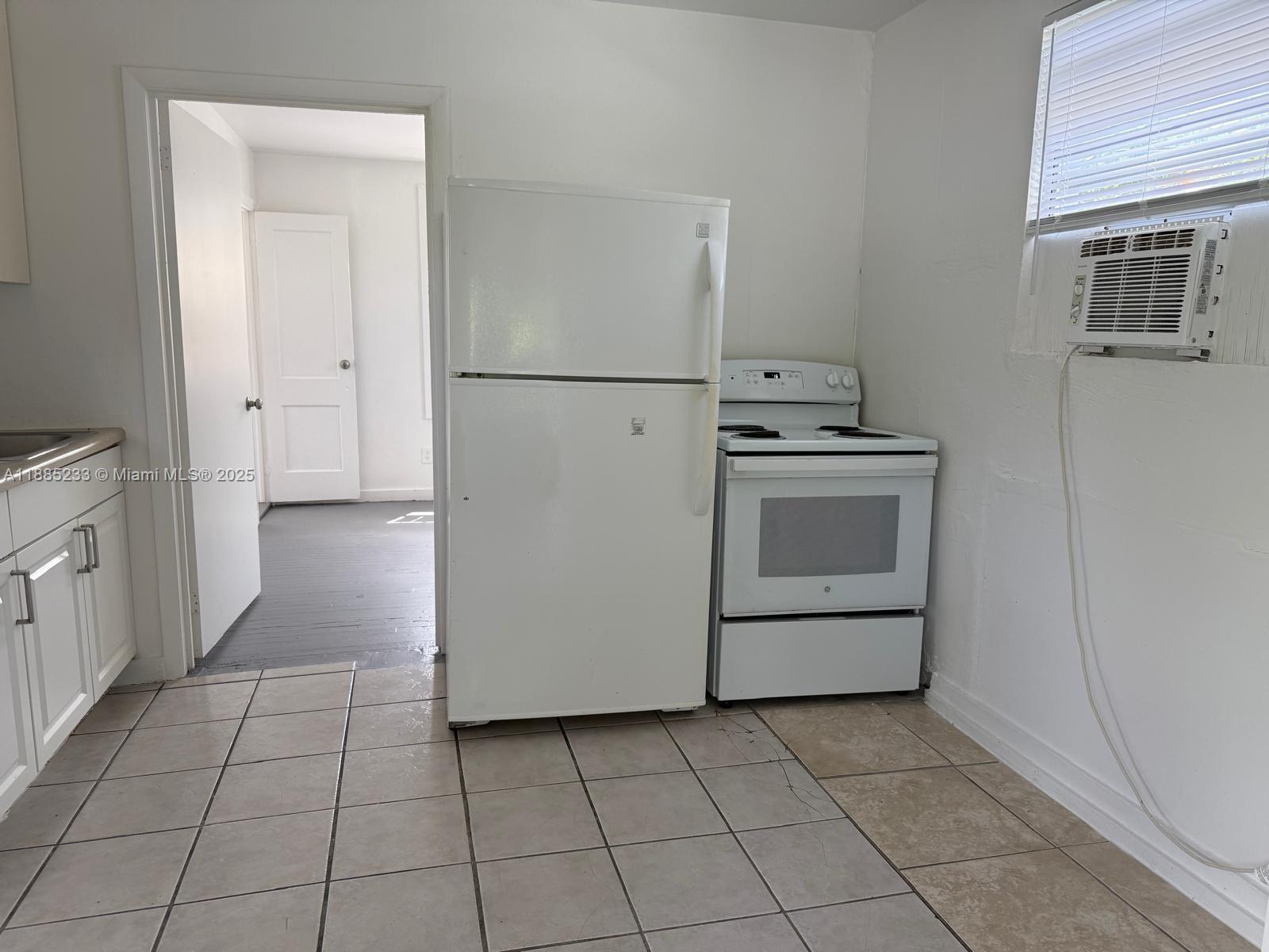 NORTH PALM BCH 2 - Residential Lease