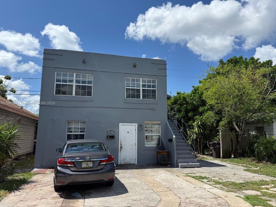 3 Beds 1 Bath easy to show, easy to apply, water included.