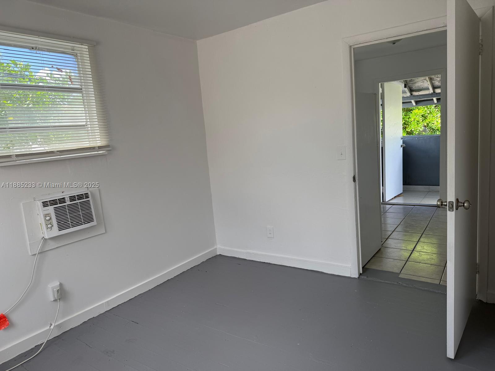 NORTH PALM BCH 2 - Residential Lease