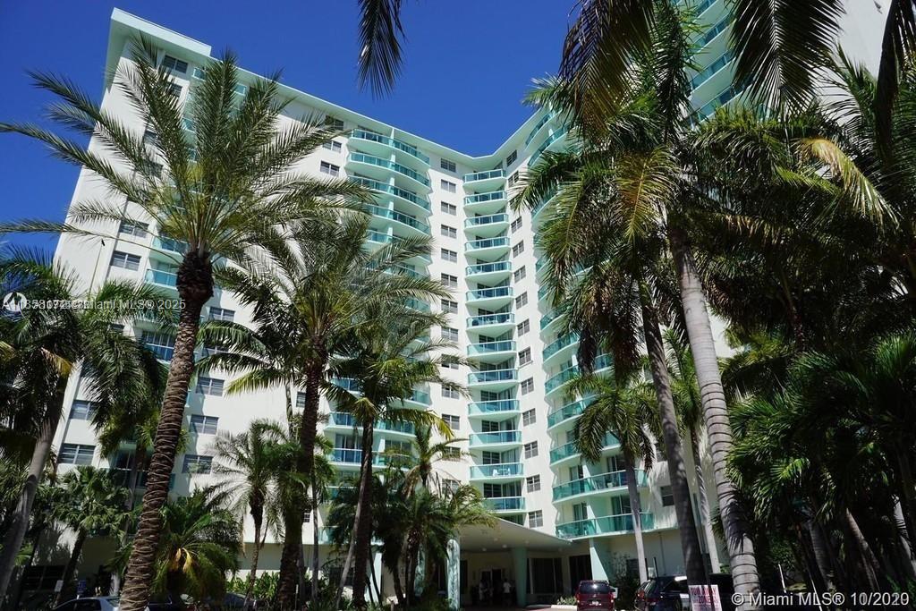OCEANFRONT 1BR/1BA, SPACIOUS 812SF CONDO ON THE BEACH,20" PORCELAIN TILE FLOOR, 2 POOLS,2 GYMS,INCLUDES AC, WATER,CABLE.CENTRALLY LOCATED.