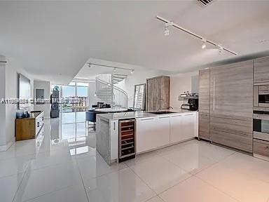 400 SUNNY ISLES CONDO WES - Residential Lease