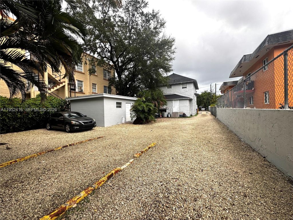 Photo of 529 SW 3rd St, Miami, FL 33130 (MLS # A11952416)