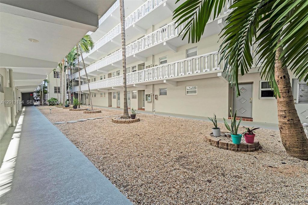 Photo of 330 SE 2nd St #103G, Hallandale Beach, FL 33009 (MLS # A12012154)