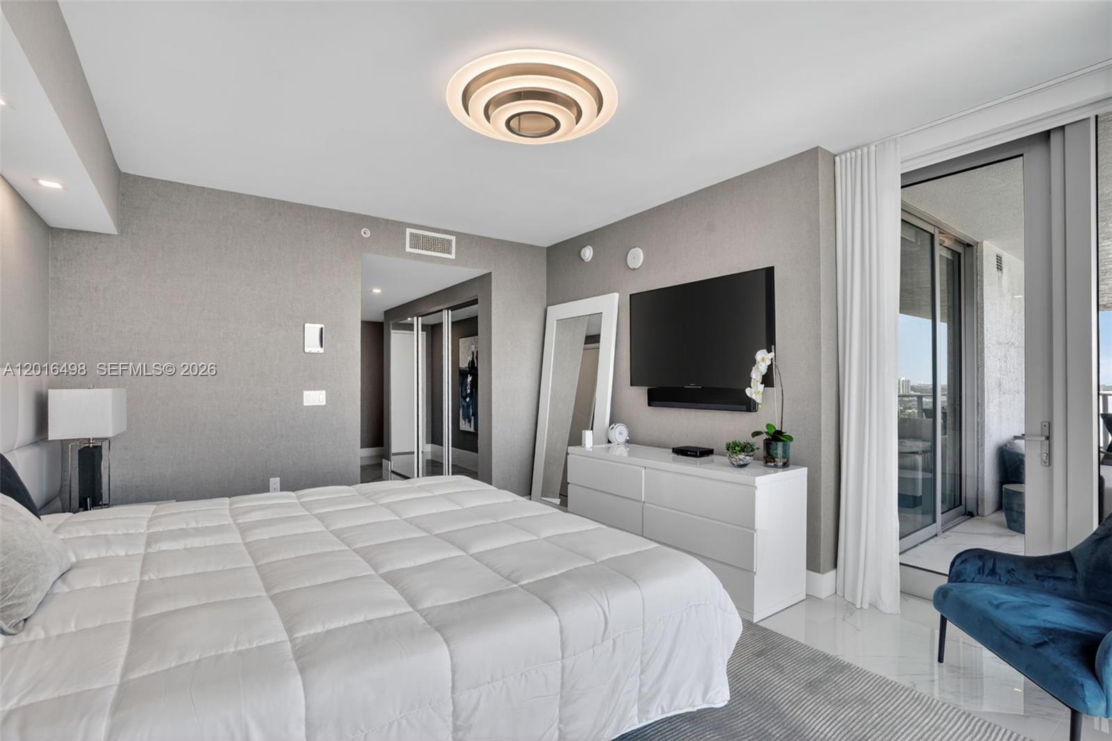 PARQUE TOWERS CONDO - Residential