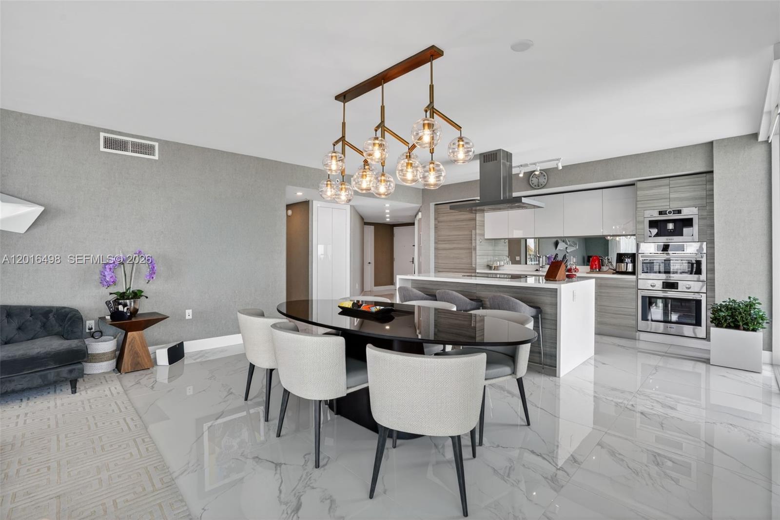 PARQUE TOWERS CONDO - Residential