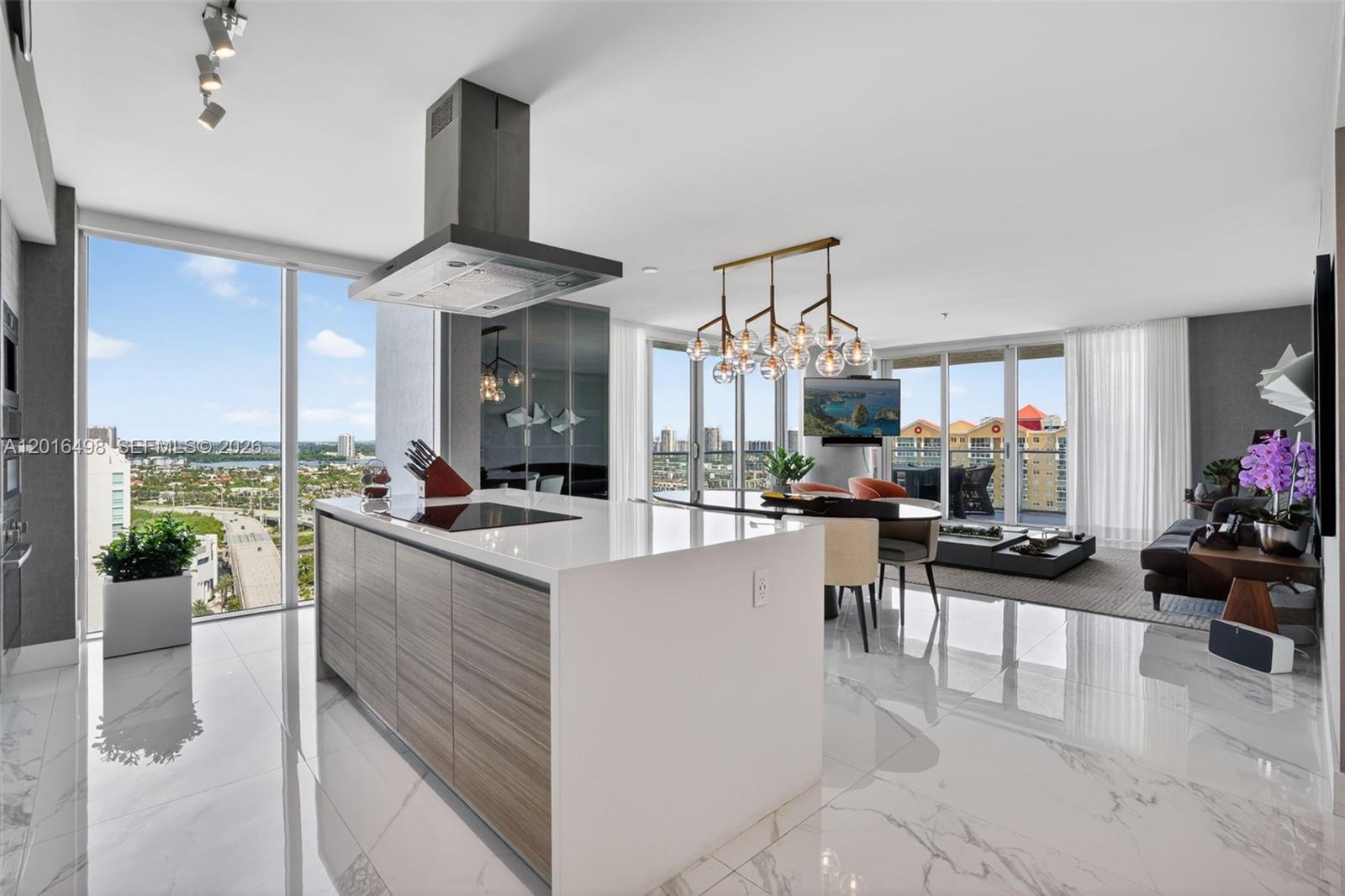 PARQUE TOWERS CONDO - Residential