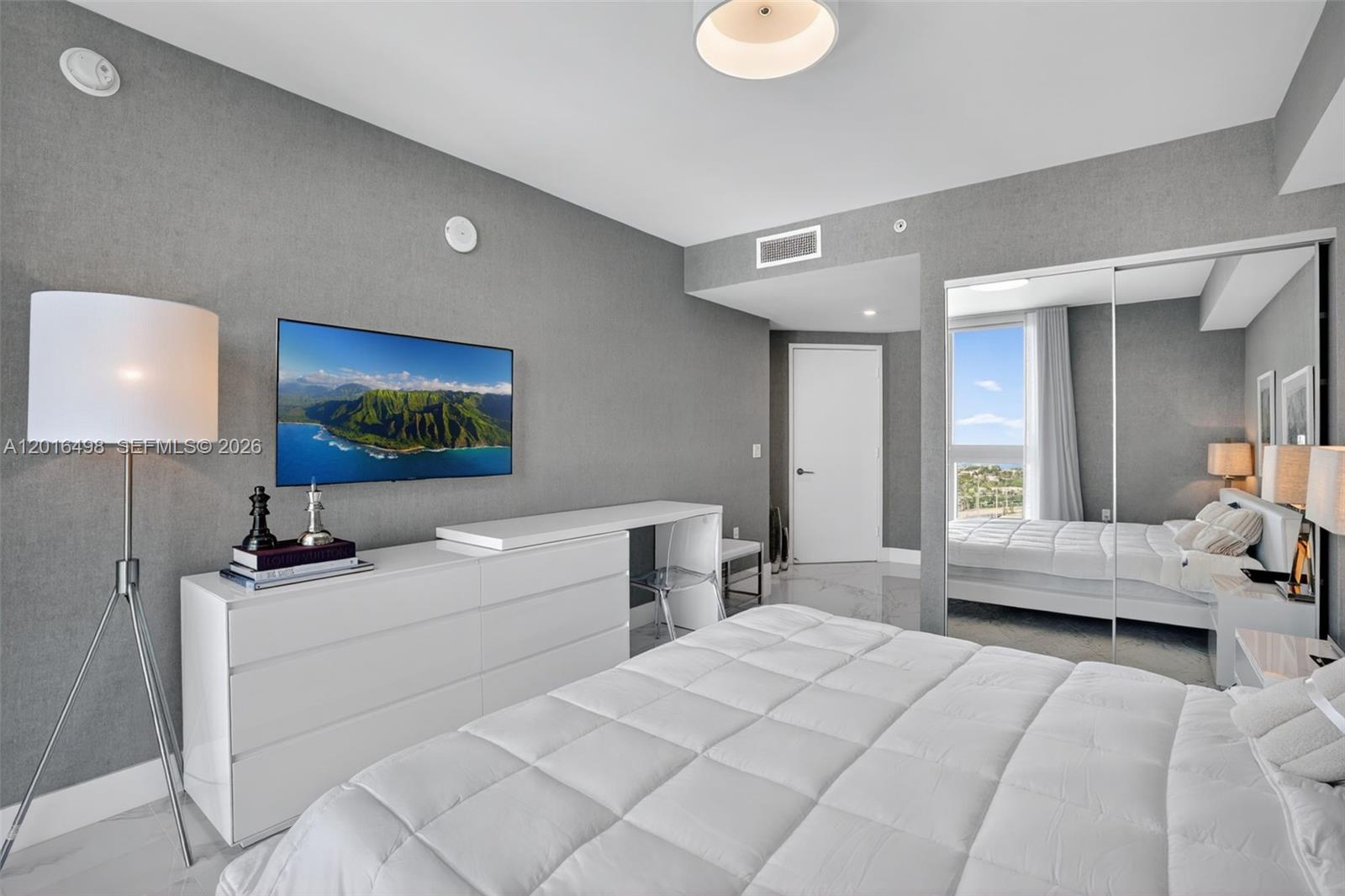 PARQUE TOWERS CONDO - Residential