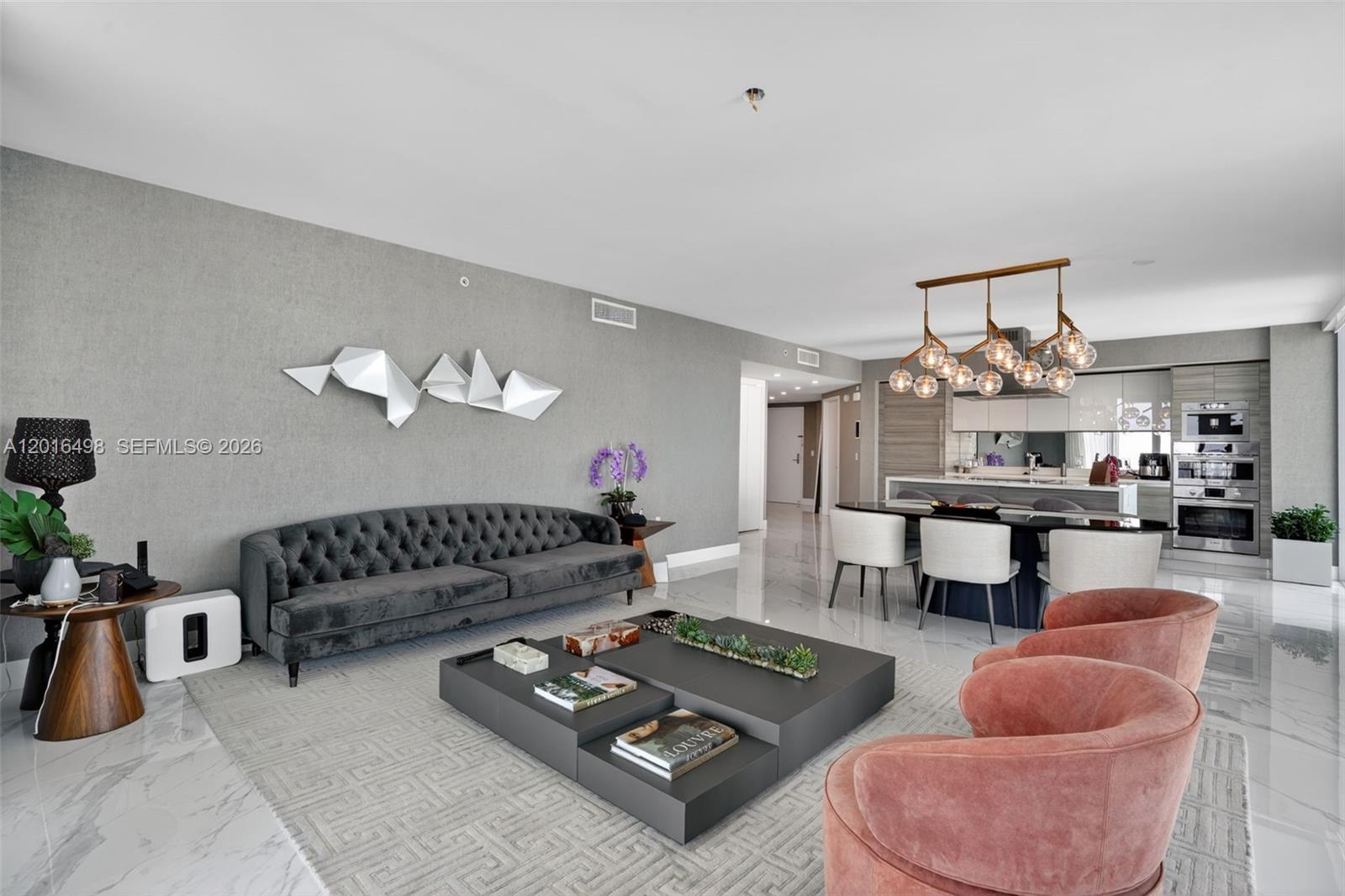 PARQUE TOWERS CONDO - Residential