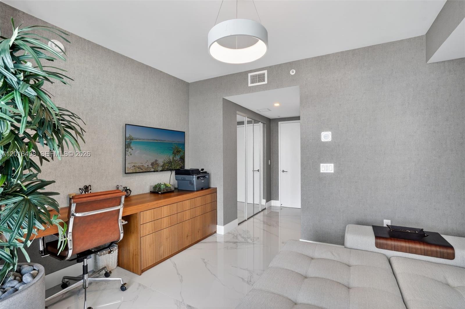 PARQUE TOWERS CONDO - Residential