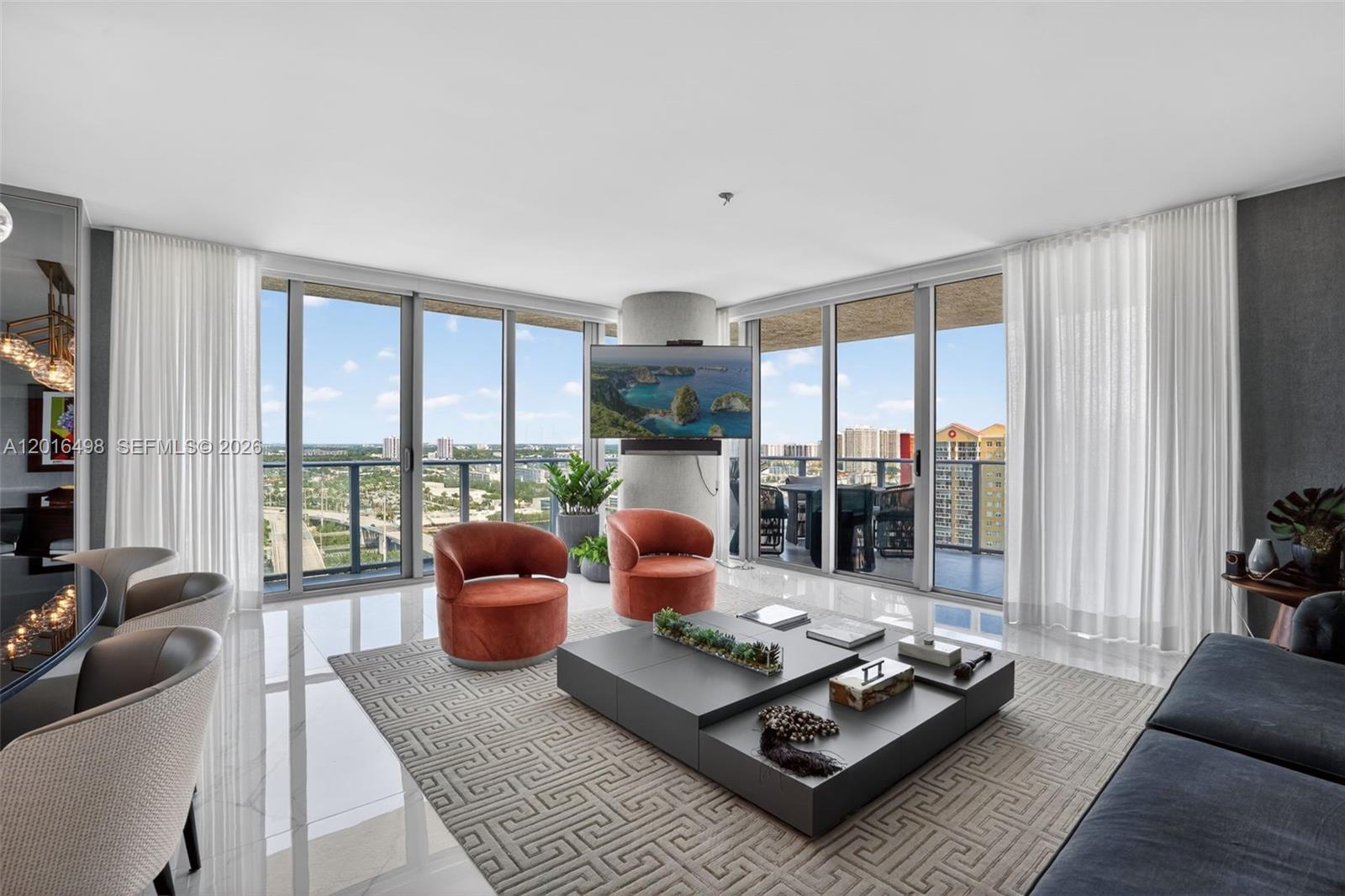 PARQUE TOWERS CONDO - Residential