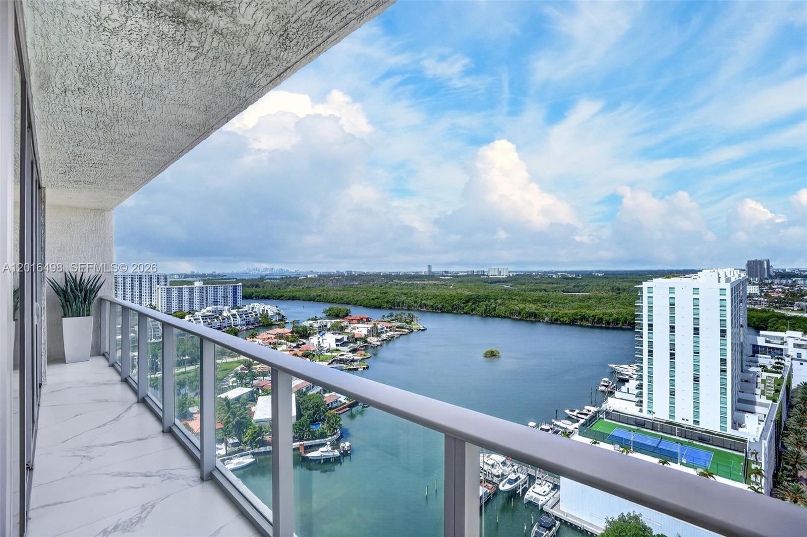 PARQUE TOWERS CONDO - Residential