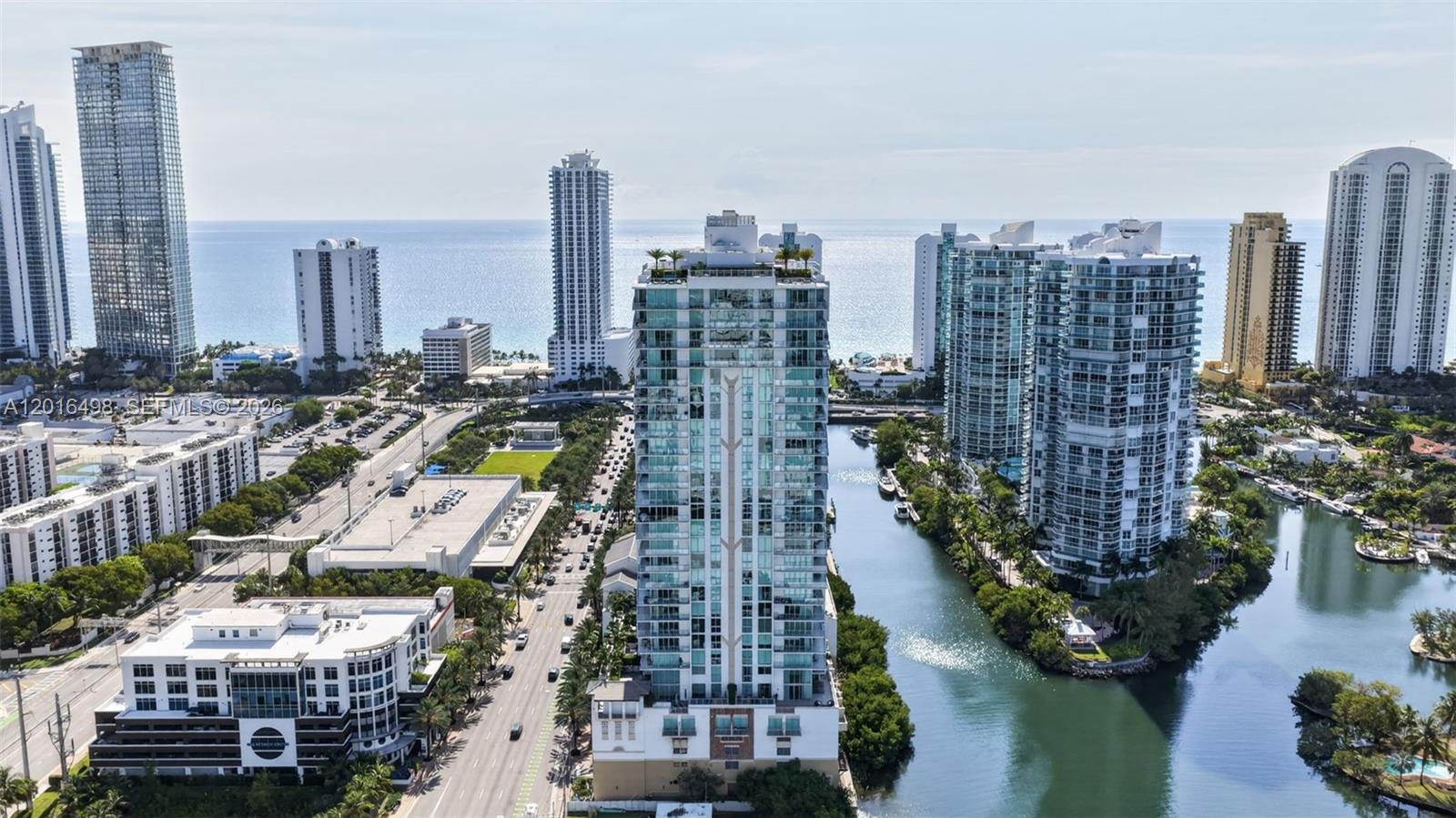 PARQUE TOWERS CONDO - Residential