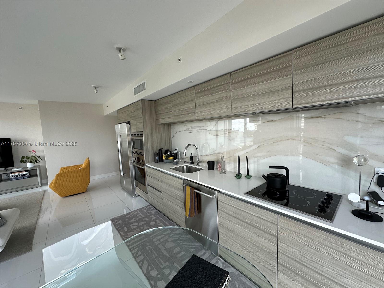 AMD PL OF 2ND OCEAN FRONT - Residential Lease